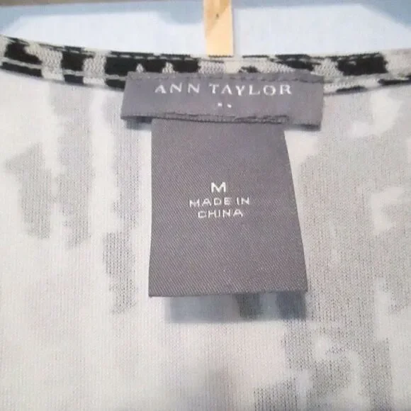 Ann Taylor Geometric Print Black White Blouse Sz M - Picture 5 of 6